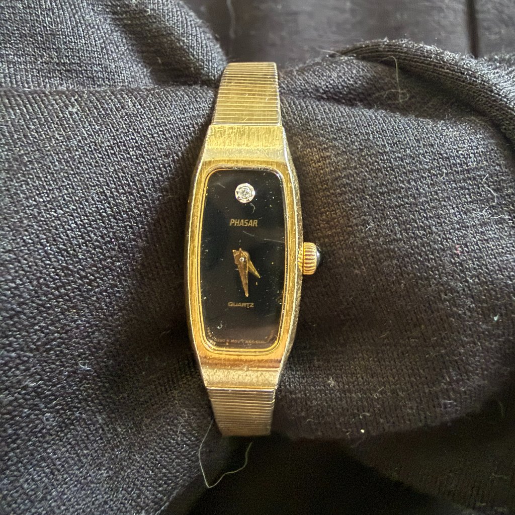 Vtg Ladies Watch Phaser Quartz Gold Tone Watch